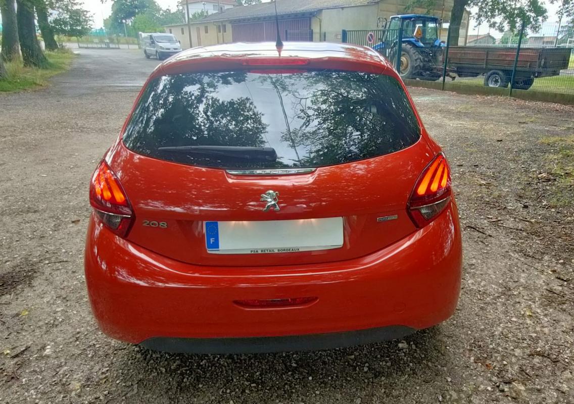 Peugeot 208 - I 1.2 VTI 82 1199cm3 82cv