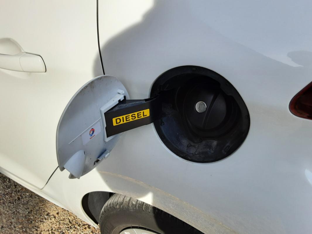 Peugeot 208 - 1.6 BlueHDi 100ch SetS BVM5 Allure Business