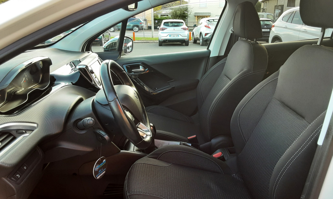 Peugeot 208 - BlueHDi 100ch SetS BVM5 Allure Business