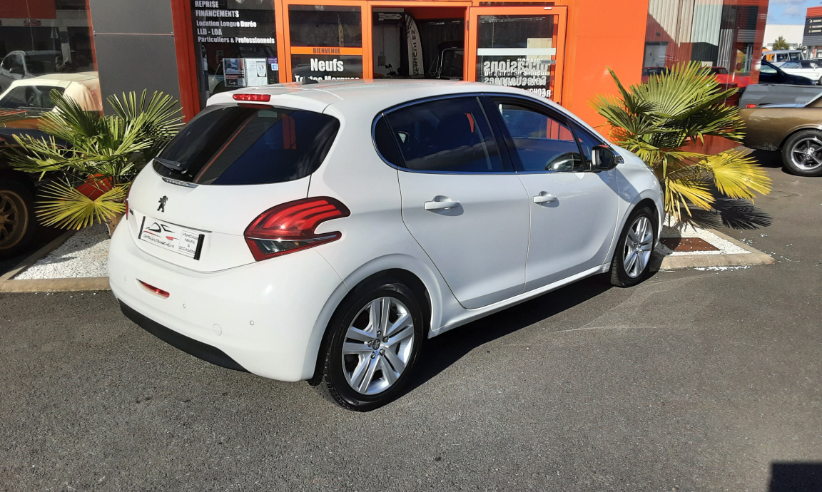 Peugeot 208 - BlueHDi 100ch SetS BVM5 Allure Business