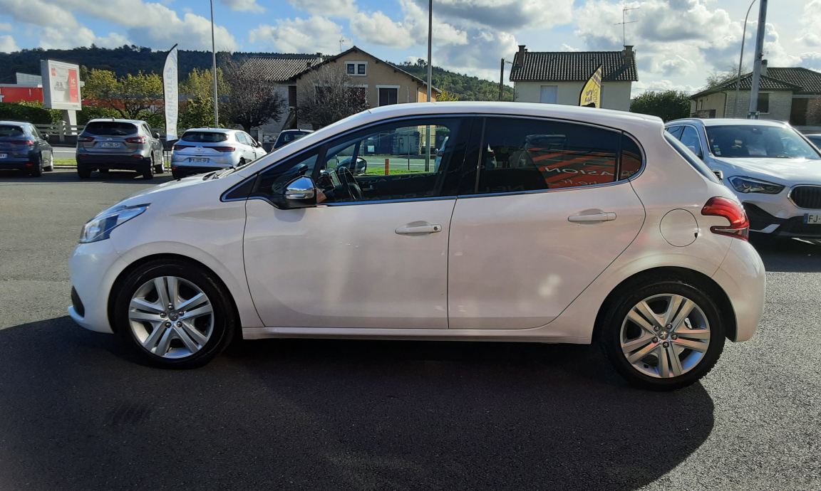 Peugeot 208 - BlueHDi 100ch SetS BVM5 Allure Business