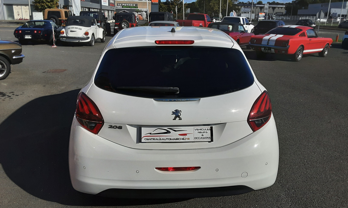 Peugeot 208 - BlueHDi 100ch SetS BVM5 Allure Business