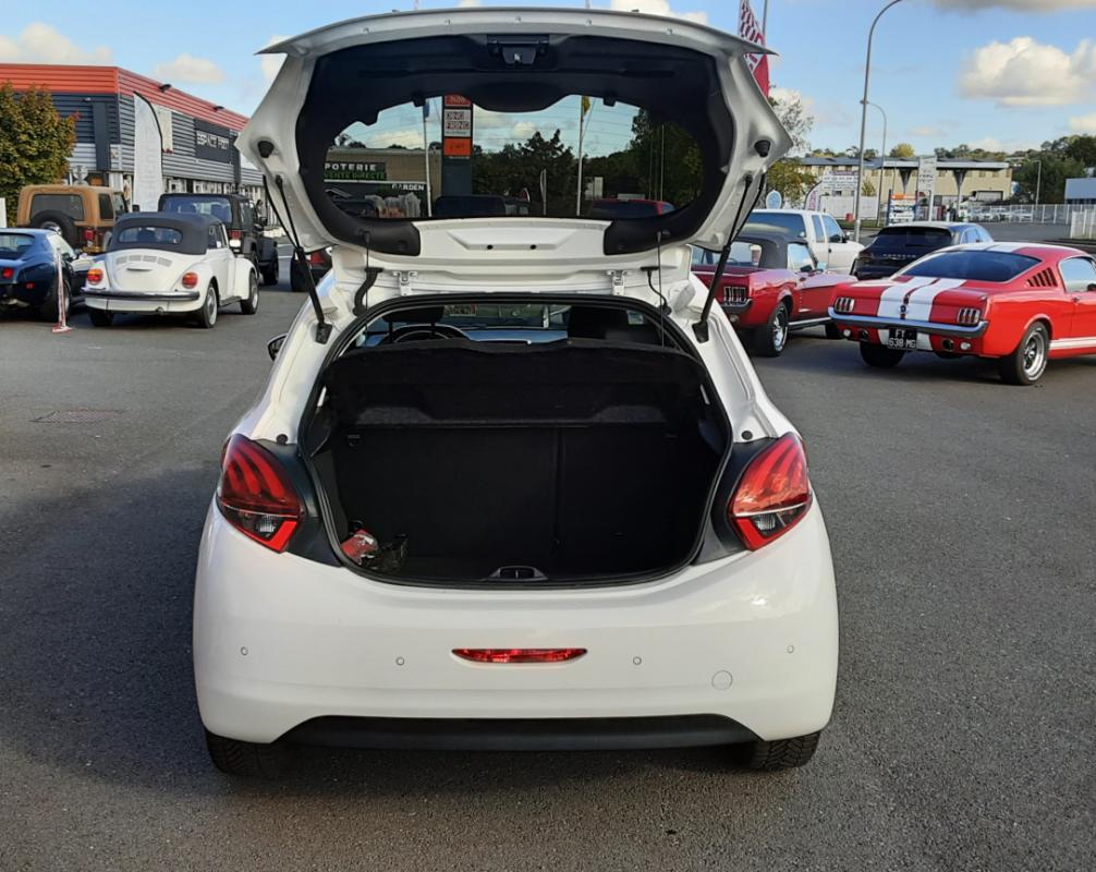 Peugeot 208 - BlueHDi 100ch SetS BVM5 Allure Business
