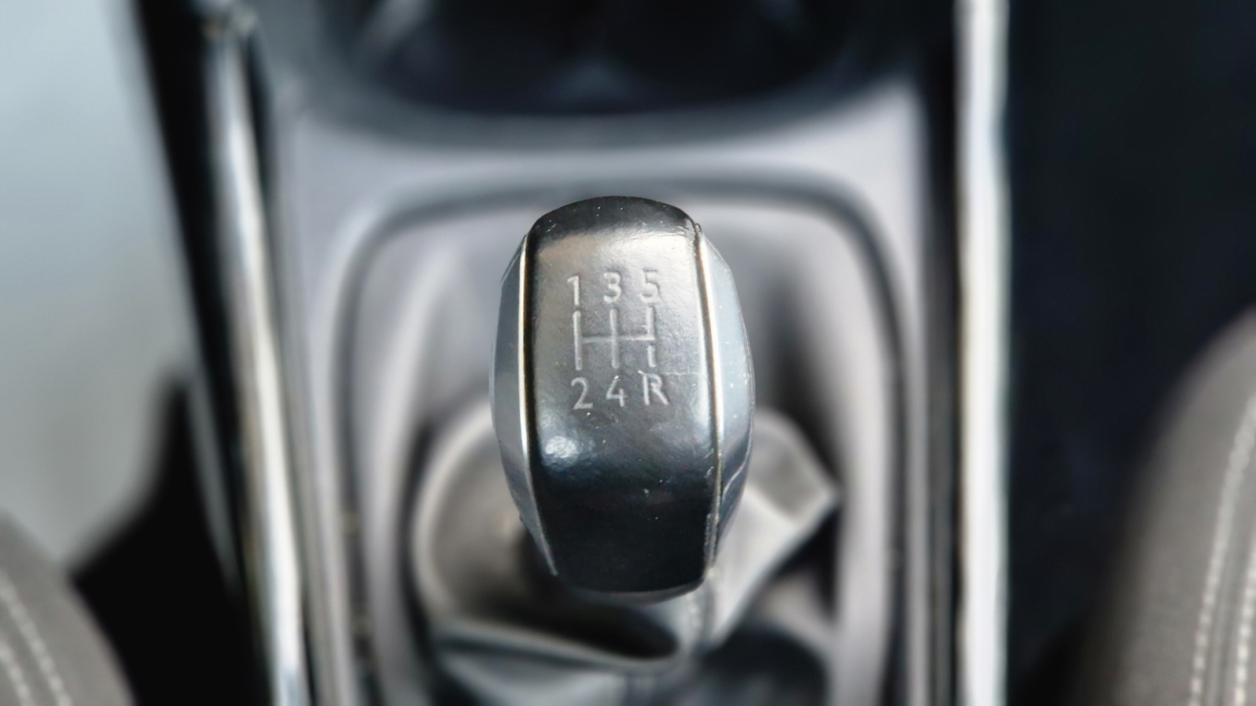 Peugeot 2008 - BlueHDi 100ch SetS BVM5 Active Business
