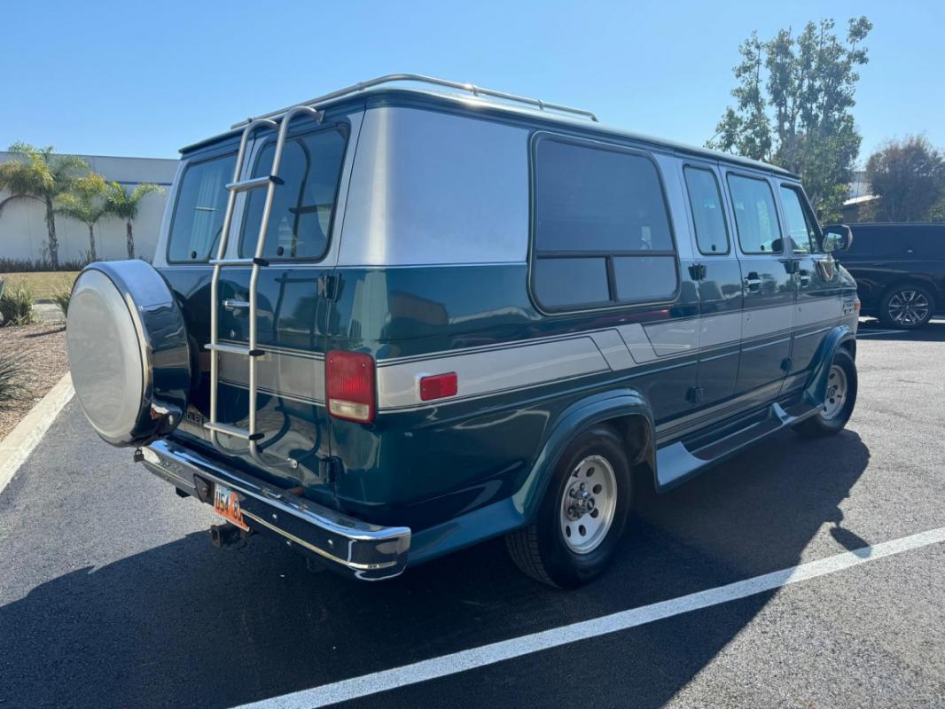Chevrolet Chevy - G20 VAN 5.7 V8 AMENAGER