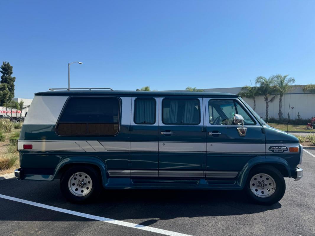Chevrolet Chevy - G20 VAN 5.7 V8 AMENAGER