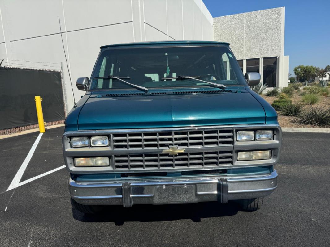 Chevrolet Chevy - G20 VAN 5.7 V8 AMENAGER
