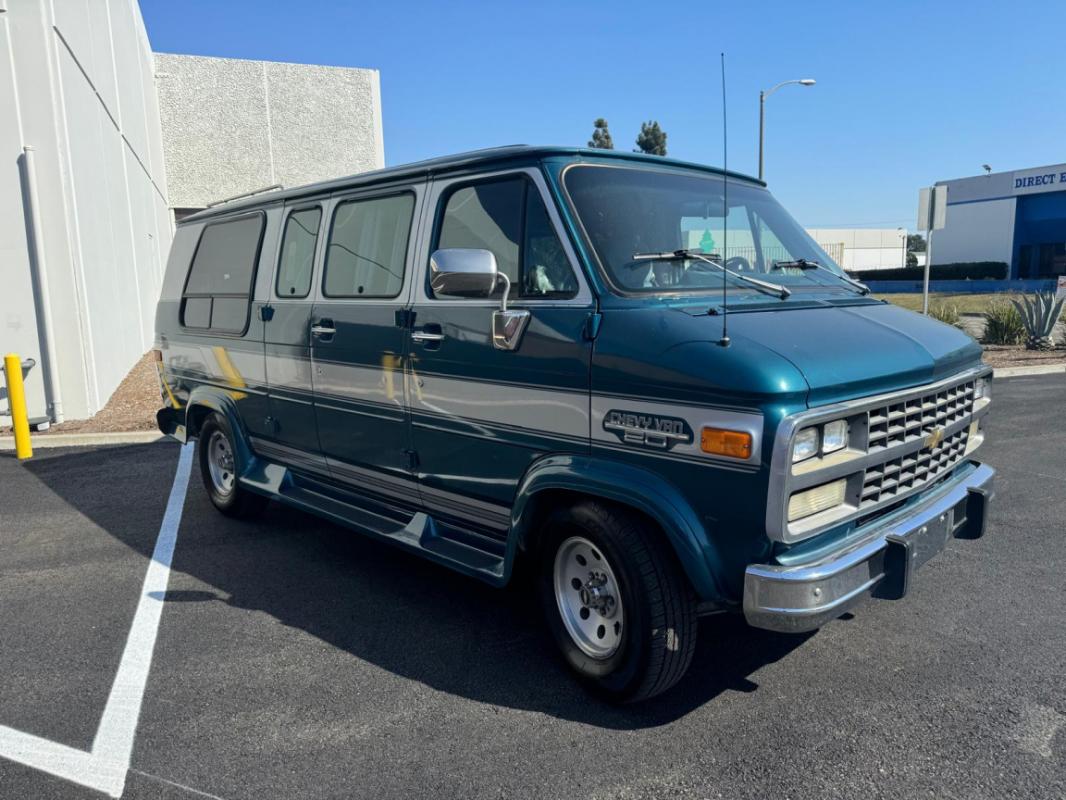 Chevrolet Chevy - G20 VAN 5.7 V8 AMENAGER