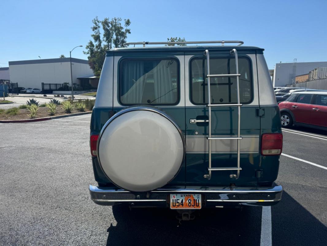 Chevrolet Chevy - G20 VAN 5.7 V8 AMENAGER
