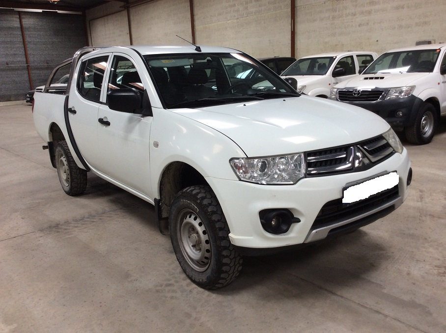 Mitsubishi L200 2.5 DOUBLE CABINE 136 4X4